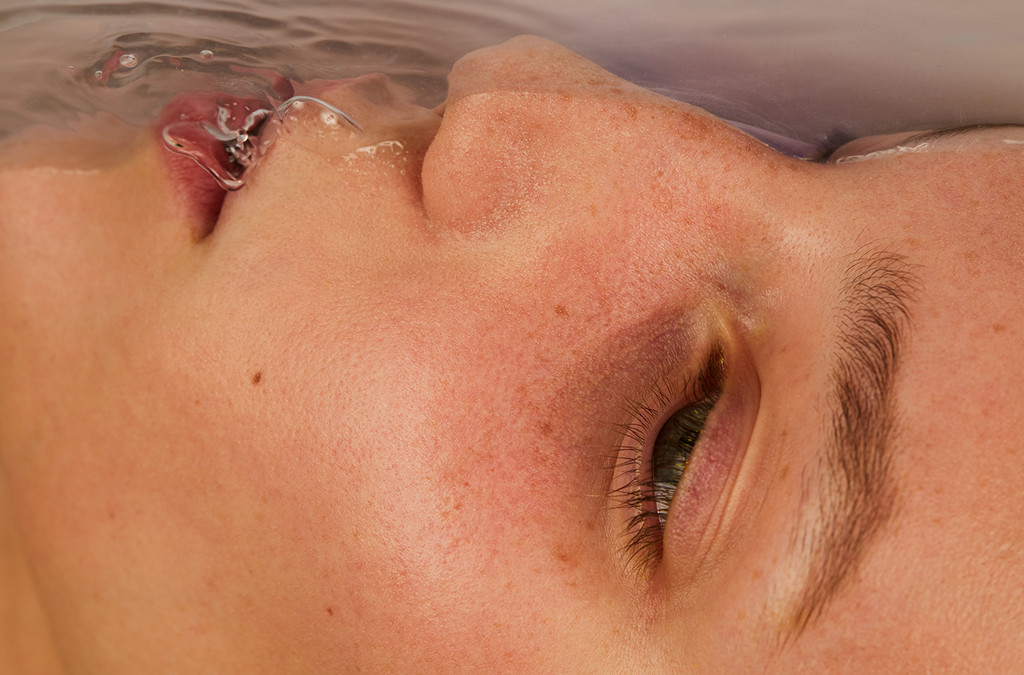 Dazed Beauty 3D - © Suzie & Leo