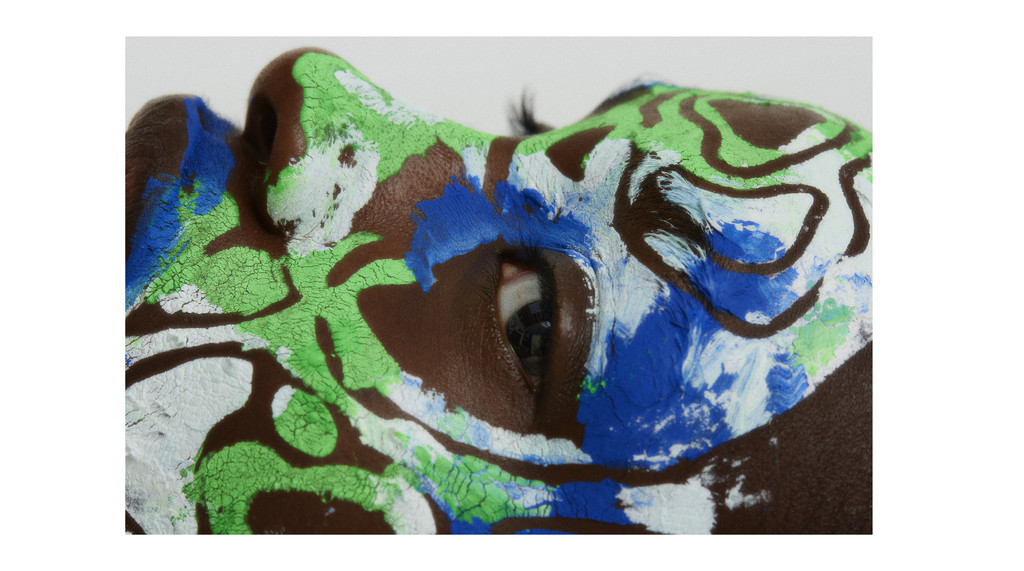 Dazed Beauty Archeology - © Suzie & Leo